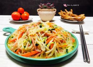 这道美味可以搭配米饭吃如果搭配卷饼一起吃就更加完美