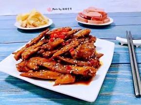鸡翅尖这样做非常入味超级好吃哦