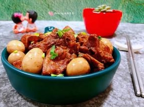 排骨和鹌鹑蛋都是营养超级丰富的食材经常食用对身体有益