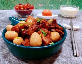 鹌鹑蛋烧排骨也是宴客的必备拿手大菜哦