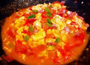 炒至所有食材完全入味即可出锅享用