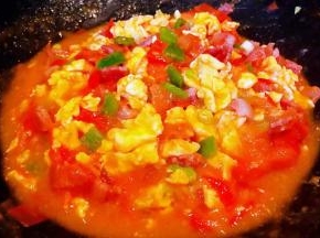 炒至所有食材完全入味即可出锅享用
