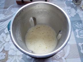 到时间，开盖，这是榨好的玉米汁。