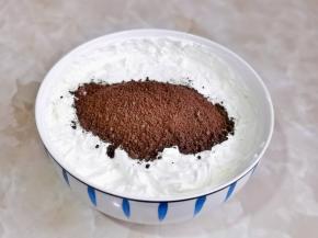 最后加入奥利奥饼干碎。