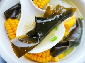 无敌鲜美好喝，营养又补钙，天凉了，赶紧给家人煲一锅暖暖的汤吧～
