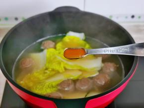 加入一勺鲜鸡汁。