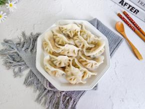 热气腾腾的饺子端上桌，分分钟光盘！