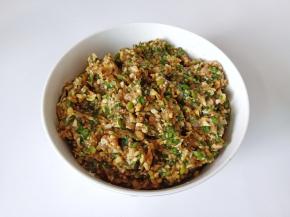 顺着一个方向搅拌上劲。