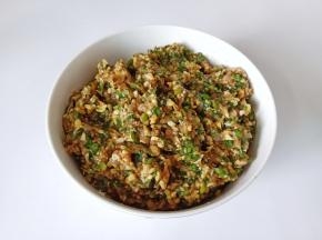 顺着一个方向搅拌上劲。