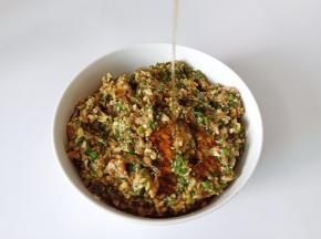 最后加上芝麻油拌均匀。