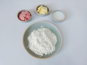 准备食材，黄油提前拿出来软化。