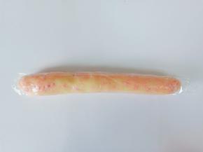 加饼干碎揉成团，包上保鲜膜揉成圆柱形冷冻半小时。