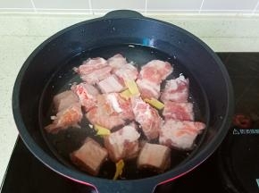 加少许生姜去腥。