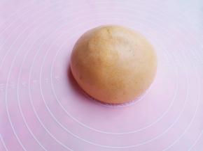 揉成光滑面团。