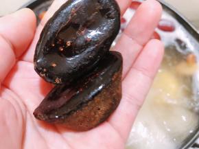 按照个人口味加入元宝红糖煮至融化即可