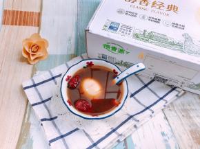 盛出一碗趁热食用