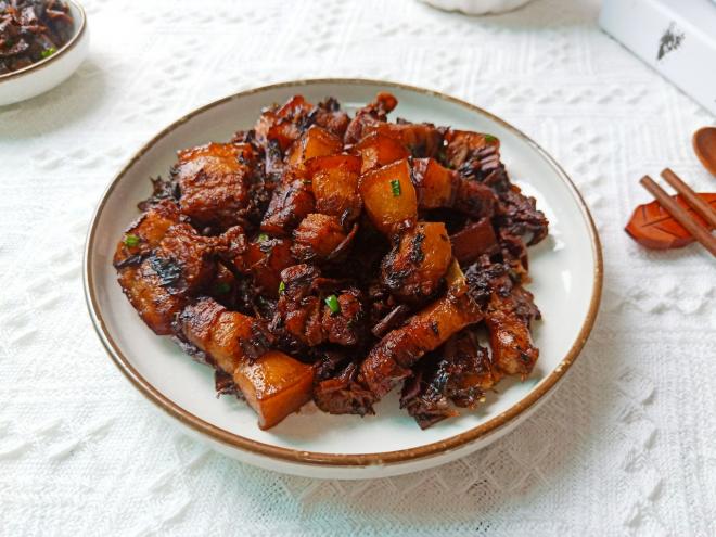 梅干菜烧五花肉