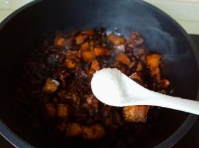 加一点味精提鲜。