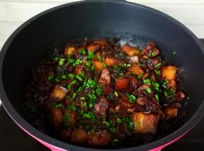 翻炒一下即可关火。