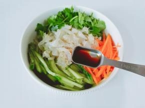 加上生抽一勺。