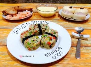 搭配鸡腿虾仁、早餐包、酸奶一起吃太棒了