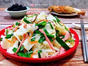 来一个烤鸡腿和自己喜欢的水果好开心哦