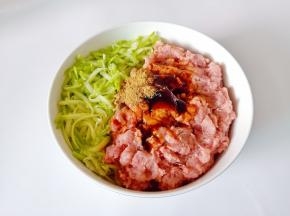 加十三香一勺。