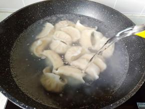 煮饺子的时候可以加2次清水。