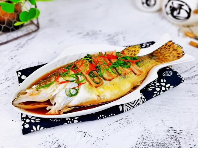 培根蒸桂鱼