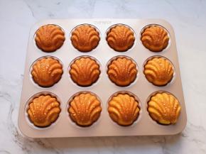 出炉晾一下，完整脱模。 