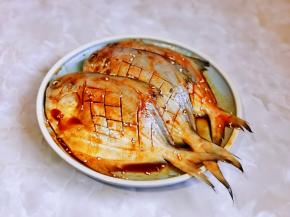 按摩均匀，腌制2小时，时间越长越入味儿。