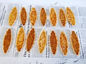 两种口味的糯米船，刚出炉就闻到香味了！自然晾凉就可以食用。