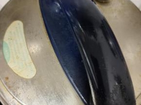 盖上盖子，插上电源，按蹄筋键！(如果用的是高压锅，上气后再压25~30分钟左右就可以关火了！)