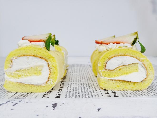 草莓奶油蛋糕卷