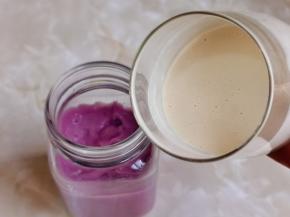 再加入冲好的代餐粉。