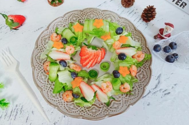 圣诞花环时蔬沙拉
