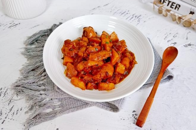 红烧鸡肉焖土豆