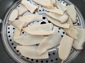 蒸好后，取出晾凉