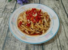 成品图
再加上自制的腌辣椒，非常美味