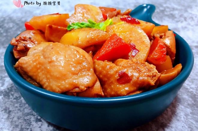 杏鲍菇土豆胡萝卜炖鸡腿