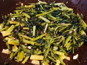 雪里蕻完全入味即可出锅享用