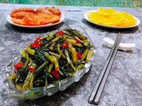 雪里蕻是腌制出来的所以我就没有放盐浸泡到自己喜欢的口味即可