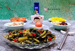 每到这个季节都要吃上家人喜欢的雪里蕻哦