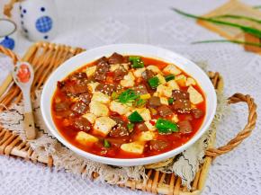 超级好吃的香辣鸭血烩鸭血。