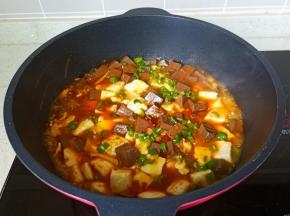 加一点点鸡精提鲜即可出锅。