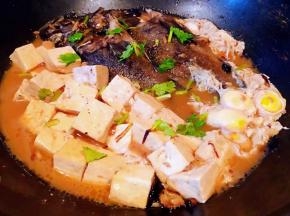 食材完全入味最后撒上香菜即可出锅享用