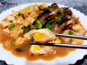 鹌鹑蛋和鱼一起炖超级鲜美