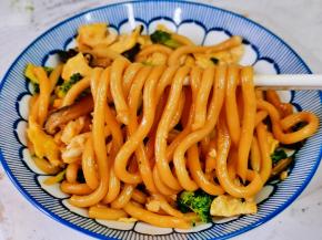 好吃到盘子也舔干净了。