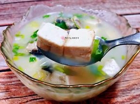 豆腐独有的香味混搭着鱼鲜真是鲜到没朋友