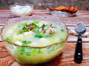 搭配一碗大米饭和一个烤鸡腿就是标配的营养早餐